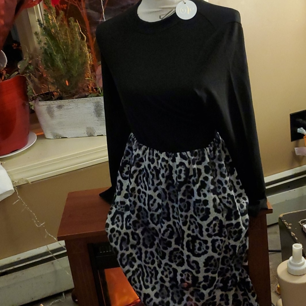Riah fashion sz. Large midi long sleeve black